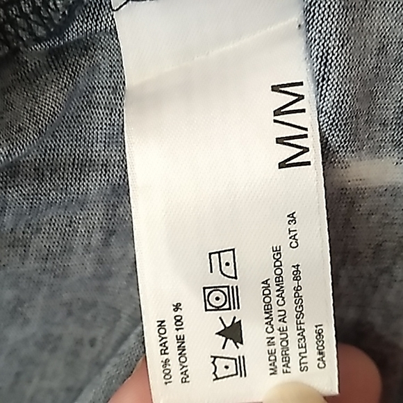 (3/$30) Navy Blue Patterned Tee - Picture 5 of 6